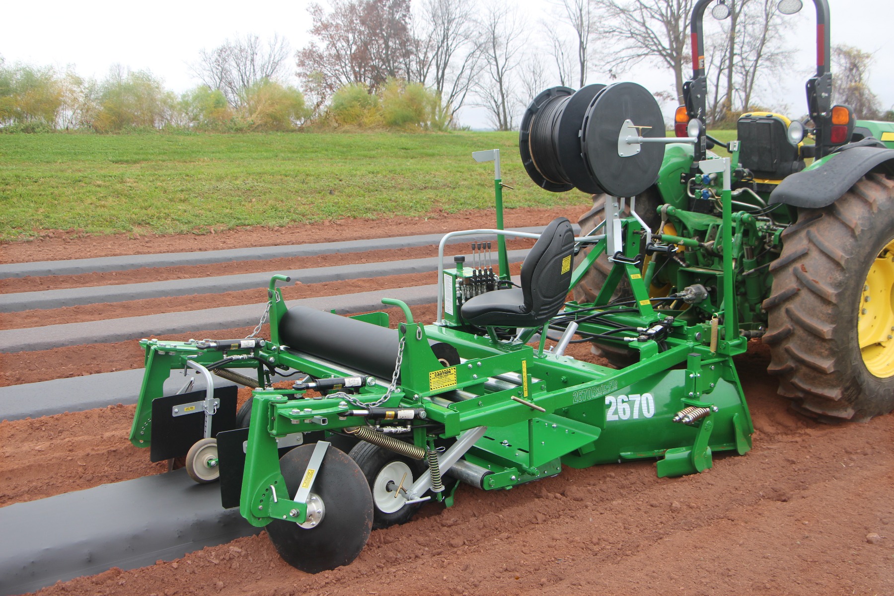 Rain-Flo 2670 Raised Bed Mulch Layer with Manual Ro-Trak | Dubois ...